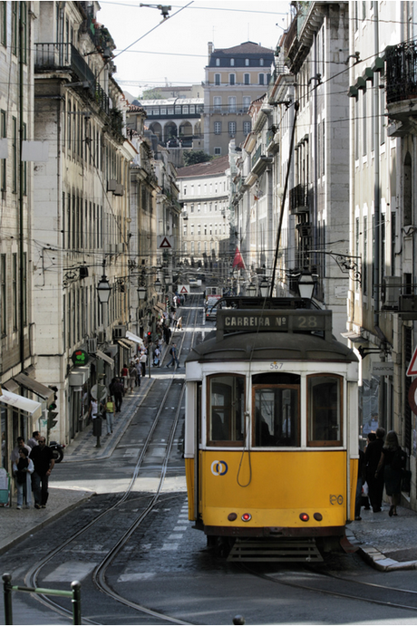 Passionale, malinconica, sensuale, è la città della luce. Scalo a Lisbona.