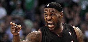 LeBron James, 35 punti e a4 rimbalzi in gara-4.  Reuters