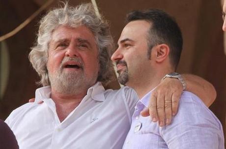 Beppe Grillo dixit: “At salut, buson”. Arcigay contro la battuta omofoba