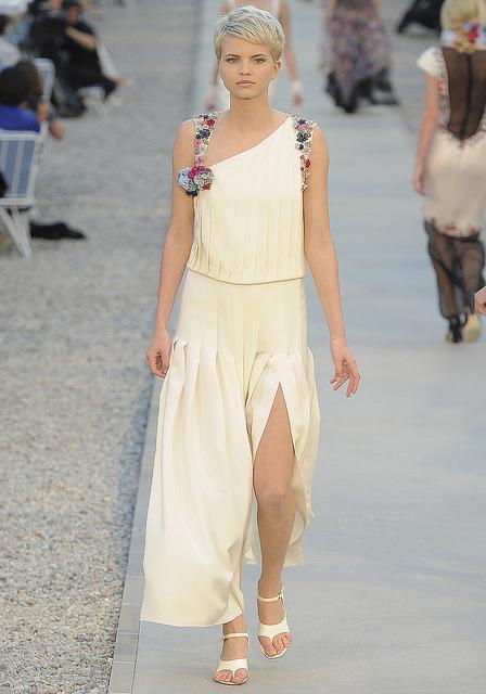 chanel_resort_2012_runway_050_183618227731