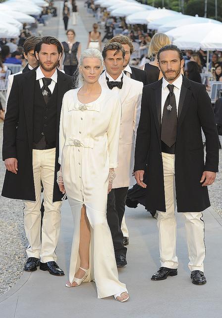 chanel_resort_2012_runway_067_183630361704