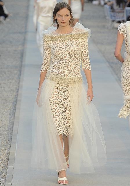 chanel_resort_2012_runway_055_183621891107
