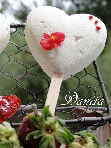 Cuori steccati allo yogurt ripieni di fragole!!!