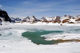 Val Formazza, Il lago Castel a tarda primavera