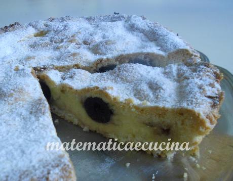 Torta Pasticciotto Napoletano- Torta di Pasta frolla ripiena di crema e amarene Torta Pasticciotto Napoletano- Torta di Pasta frolla ripiena di crema e amarene
