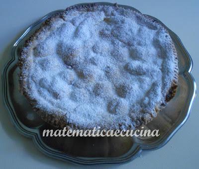 Torta Pasticciotto Napoletano- Torta di Pasta frolla ripiena di crema e amarene Torta Pasticciotto Napoletano- Torta di Pasta frolla ripiena di crema e amarene