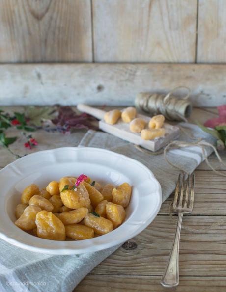GNOCCHI DI ZUCCA,BURRO E SALVIA GNOCCHI DI ZUCCA,BURRO E SALVIA