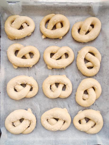 Bretzel con lievito madre Bretzel con lievito madre
