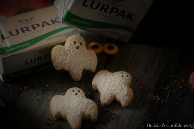 Biscotti fantasmini Halloween Biscotti all'arancia