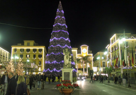 Mercatini di Natale a Sorrento: 3 mesi di concerti e luci. Il programma Mercatini di Natale a Sorrento: 3 mesi di concerti e luci. Il programma