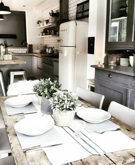 Stile scandinavo per una bella casa londinese L'immagine può contenere: tabella e spazio al chiuso