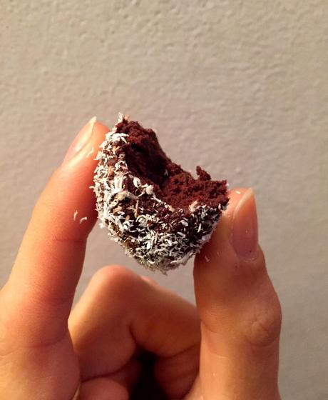 TARTUFI VEGAN AL CIOCCOLATO FONDENTE TARTUFI VEGAN AL CIOCCOLATO FONDENTE