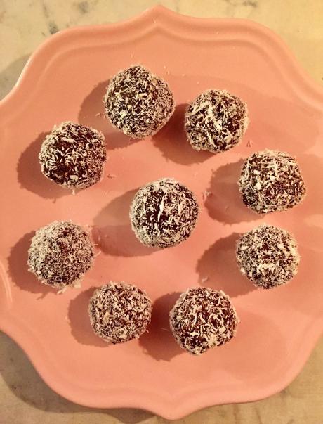 TARTUFI VEGAN AL CIOCCOLATO FONDENTE TARTUFI VEGAN AL CIOCCOLATO FONDENTE