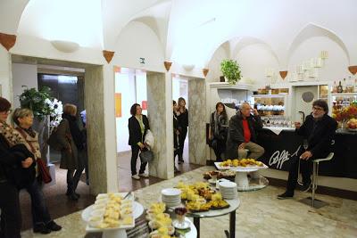 Il vernissage della mostra di MARTINO NERI Il vernissage della mostra di MARTINO NERI