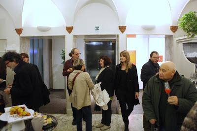 Il vernissage della mostra di MARTINO NERI Il vernissage della mostra di MARTINO NERI