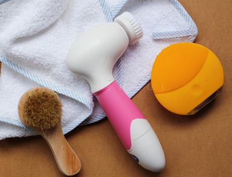 PELLE GRASSA CON IMPERFEZIONI - Come Trattarla PELLE GRASSA CON IMPERFEZIONI - Come Trattarla