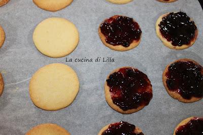 Halloween: Biscotti scheletro per Halloween Halloween: Biscotti scheletro per Halloween