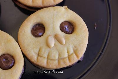 Halloween: Biscotti scheletro per Halloween Halloween: Biscotti scheletro per Halloween