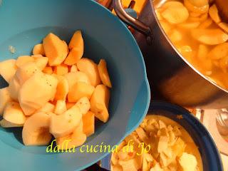 Confettura di mele cotogne nella slow-cooker Confettura di mele cotogne nella slow-cooker