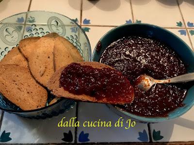 Confettura di mele cotogne nella slow-cooker Confettura di mele cotogne nella slow-cooker