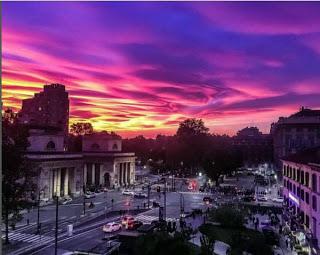 Tramonto spettacolare su Milano Tramonto spettacolare su Milano