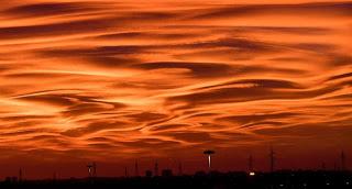 Tramonto spettacolare su Milano Tramonto spettacolare su Milano