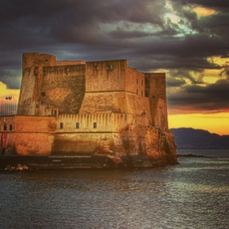 Spettacolare tramonto a Napoli. Le foto più belle della Rete Spettacolare tramonto a Napoli. Le foto più belle della Rete
