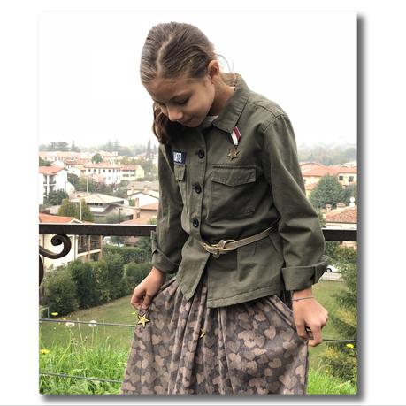 Camouflage, stelle e cuori: la gonna lunga che farà innamorare tutte le bambine. Camouflage, stelle e cuori: la gonna lunga che farà innamorare tutte le bambine.