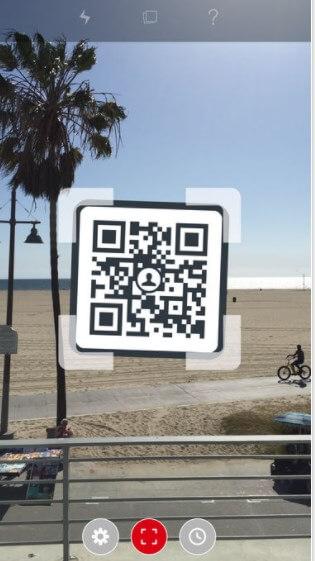 Effettuare scansione del codice QR Effettuare scansione del codice QR