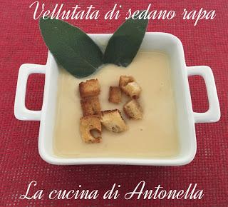 Vellutata di sedano rapa con crostini Vellutata di sedano rapa con crostini