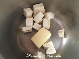 Vellutata di sedano rapa con crostini Vellutata di sedano rapa con crostini