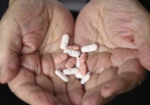 Anziani: è allarme per i troppi farmaci anziani farmaci