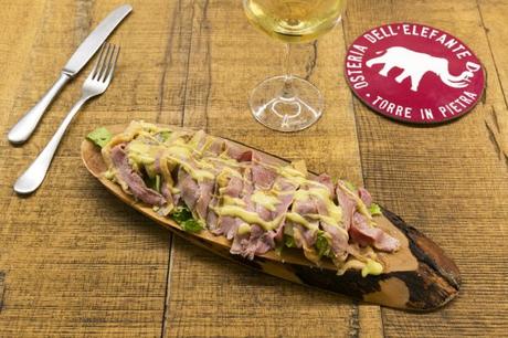 Osteria dell’Elefante, a tavola tra botti e resti di Mammuth Osteria dell’Elefante, a tavola tra botti e resti di Mammuth