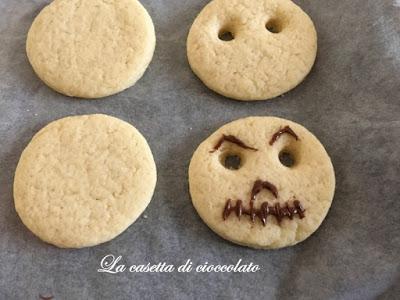 Biscotti mostruosi per Halloween Biscotti mostruosi per Halloween