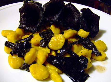 Gnocchi di zucca con trombette dei morti... Per una Zucca da fiaba Gnocchi di zucca con trombette dei morti... Per una Zucca da fiaba