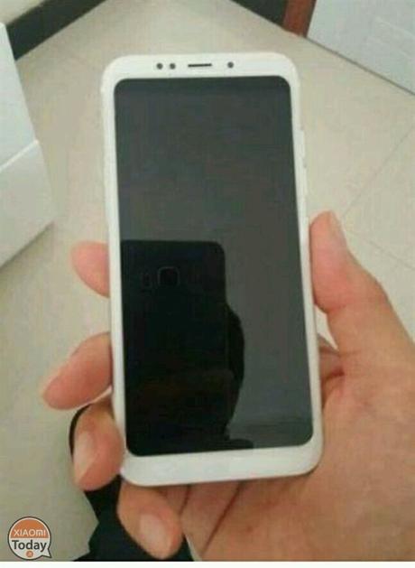 Trapelano immagini reali dello Xiaomi Redmi 5 Plus che sarà presentato l’11.11 insieme ad altri 2 modelli Xiaomi redmi 5 plus