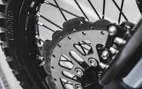 Bolt R100 Bolt R100