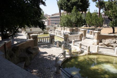 Fontana del Ninfeo – Parco del Monte Oppio Fontana del Ninfeo – Parco del Monte Oppio