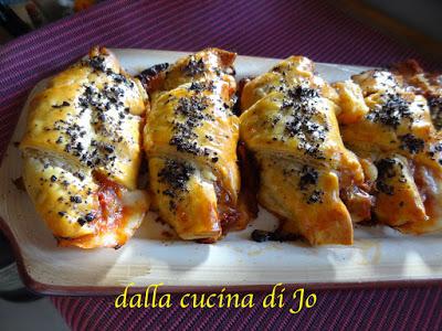 Croissant salati ragù e toma Croissant salati ragù e toma