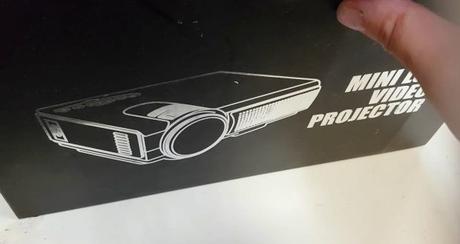 Il proiettore TENKER Q5 Mini in promozione su Amazon Italia a 69,99 euro Il proiettore TENKER Q5 Mini in promozione su Amazon Italia a 69,99 euro