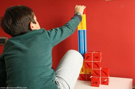 Cuboga. Un gioco di costruzioni che stimola la logica Cuboga. Un gioco di costruzioni che stimola la logica