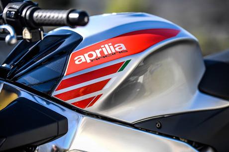 Aprilia Tuono V4 1100 RR 2017 Aprilia Tuono V4 1100 RR 2017