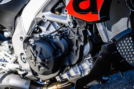 Aprilia Tuono V4 1100 RR 2017 Aprilia Tuono V4 1100 RR 2017
