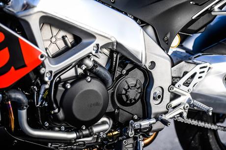 Aprilia Tuono V4 1100 RR 2017 Aprilia Tuono V4 1100 RR 2017