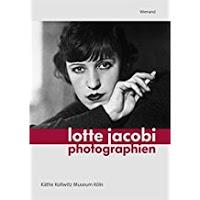 Una storia fotografica al femminile Una storia fotografica al femminile