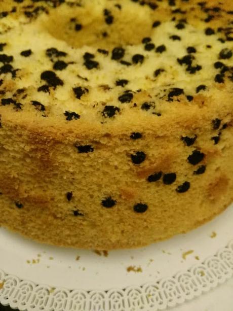 Chiffon Cake con gocce di cioccolato Chiffon Cake con gocce di cioccolato