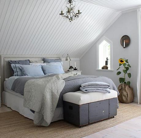 Nordic Style per una bellissima casa svedese L'immagine può contenere: camera_da_letto e spazio al chiuso