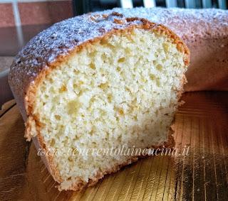 Ciambella al cocco e yogurt. Ciambella al cocco e yogurt.