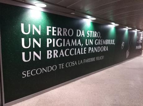Buccia di Banana/Scivolare sul marketing natalizio Buccia di Banana/Scivolare sul marketing natalizio