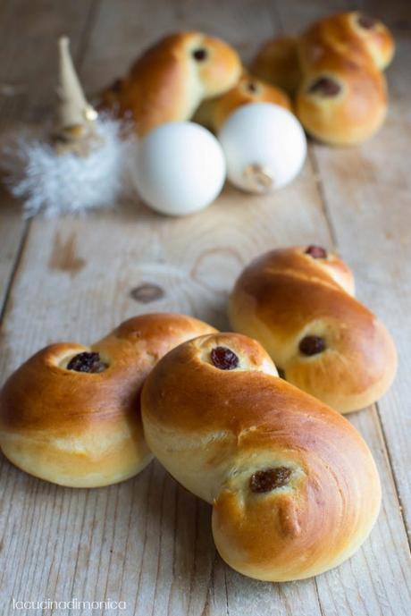 LUSSEKATTER – I PANINI DOLCI DI SANTA LUCIA LUSSEKATTER – I PANINI DOLCI DI SANTA LUCIA